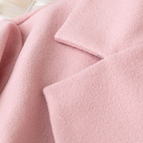 Beautiful woman overcoat - Picture 3 of 8